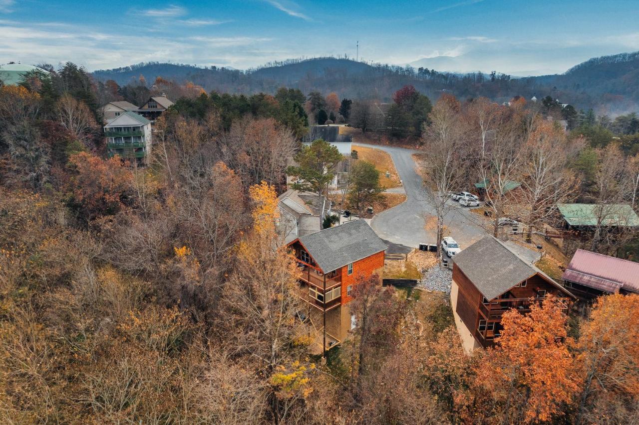 Casa vacanze Mountains R Calling, Cozy Hideaway, King Beds, Hot-tub, Arcade, Ev Ready Pigeon Forge