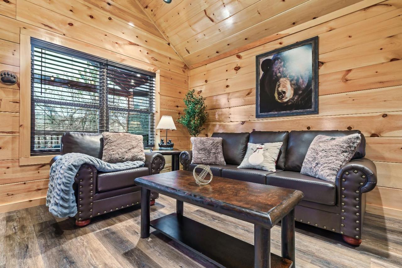 Casa vacanze Mountains R Calling, Cozy Hideaway, King Beds, Hot-tub, Arcade, Ev Ready *