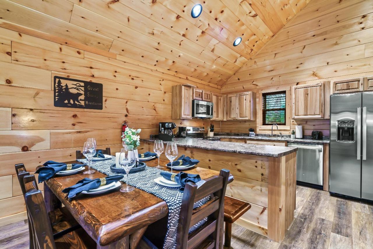Mountains R Calling, Cozy Hideaway, King Beds, Hot-tub, Arcade, Ev Ready Casa vacanze *