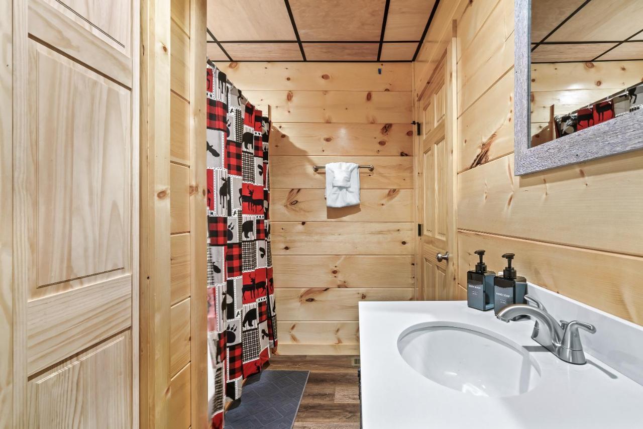 Mountains R Calling, Cozy Hideaway, King Beds, Hot-tub, Arcade, Ev Ready Ferienhaus