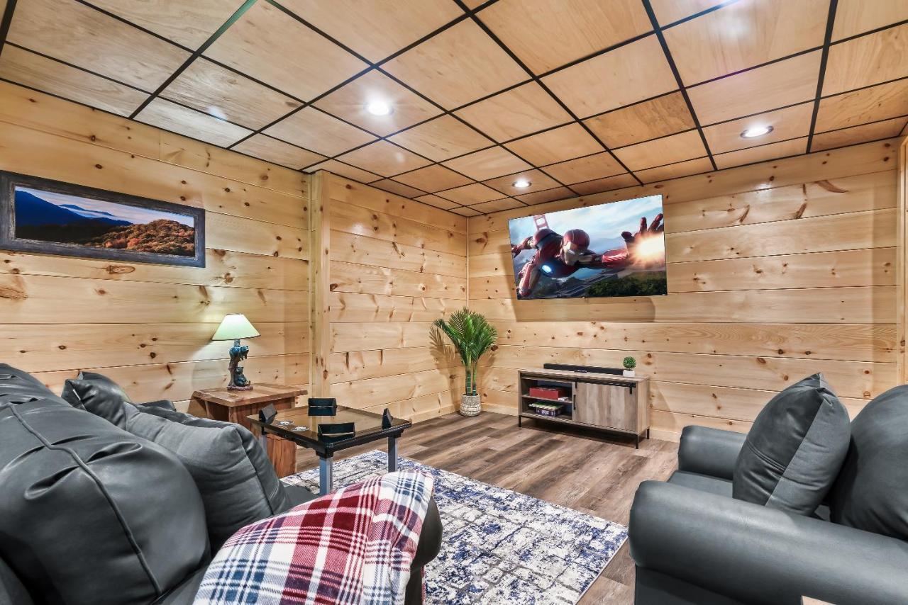 Ferienhaus Mountains R Calling, Cozy Hideaway, King Beds, Hot-tub, Arcade, Ev Ready *