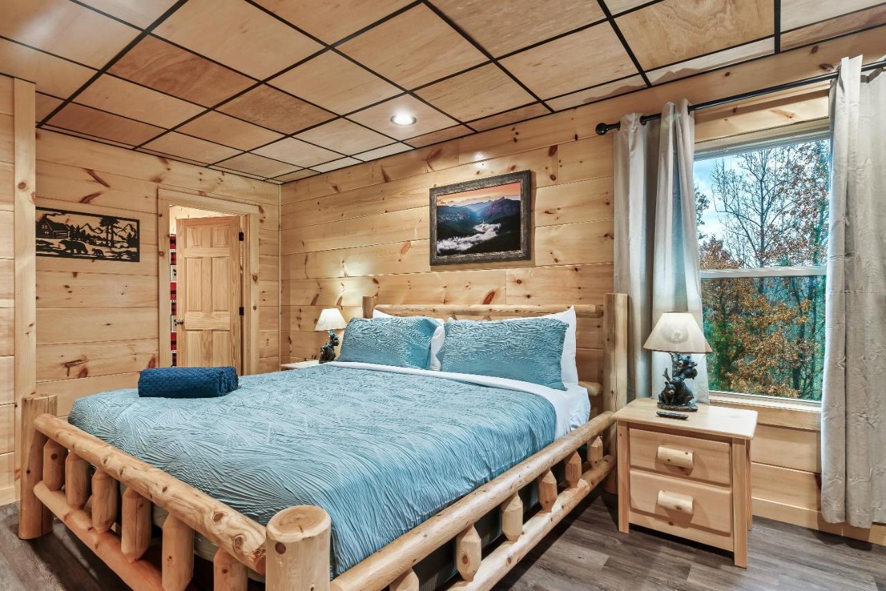 Mountains R Calling, Cozy Hideaway, King Beds, Hot-tub, Arcade, Ev Ready * Pigeon Forge