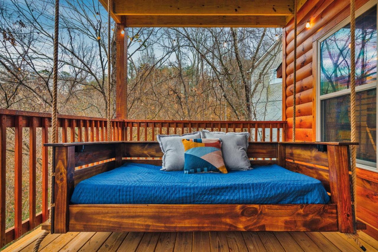 Ferienhaus Mountains R Calling, Cozy Hideaway, King Beds, Hot-tub, Arcade, Ev Ready