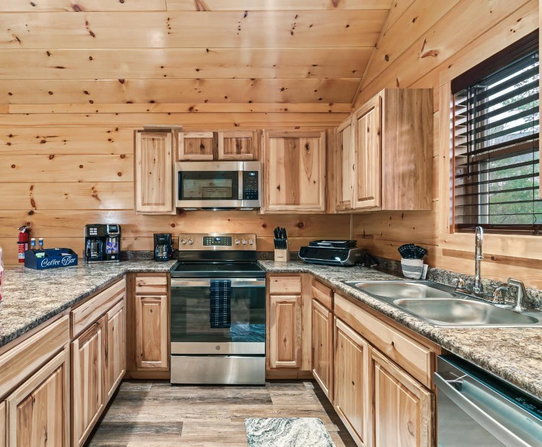 Mountains R Calling, Cozy Hideaway, King Beds, Hot-tub, Arcade, Ev Ready Ferienhaus *